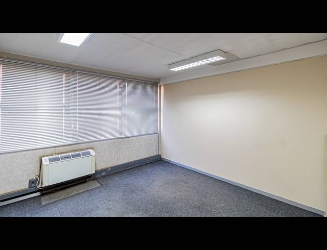 236M² OFFICE TO LET IN FERNDALE
